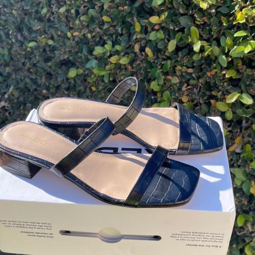 New black Aldo Sandles!